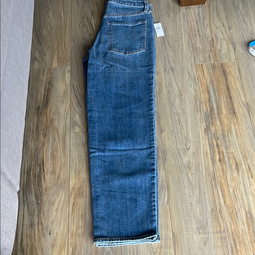 Old Navy Loose Fit Jeans - Picture 2 of 7